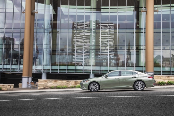 Lexus ES 2019