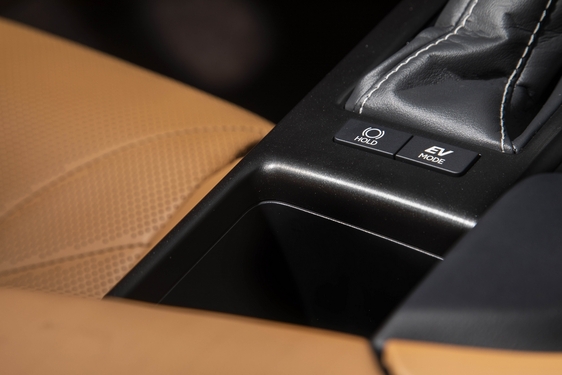 Lexus ES 2019