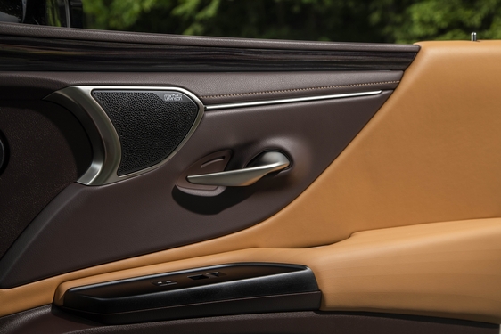 Lexus ES 2019