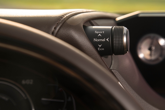 Lexus ES 2019