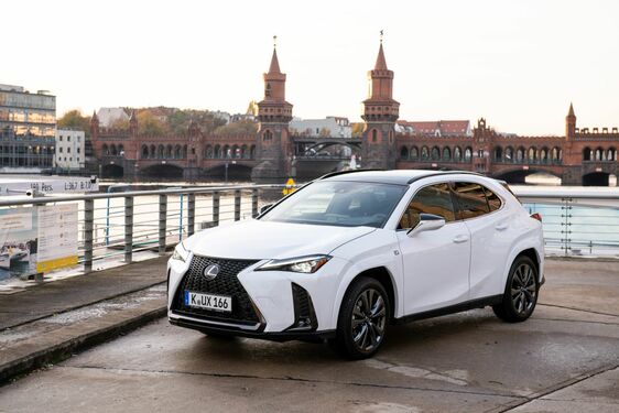 Lexus UX 2023