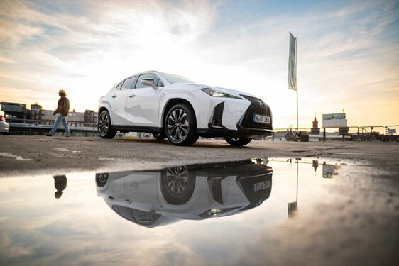 Lexus UX 2023