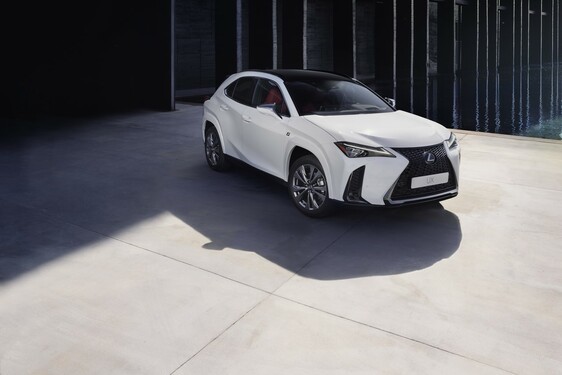 Lexus UX 2023
