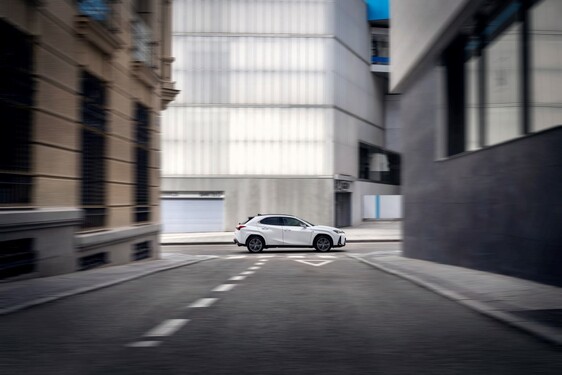 Lexus UX 2023