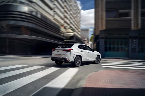 Lexus UX 2023
