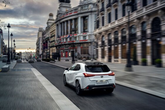 Lexus UX 2023