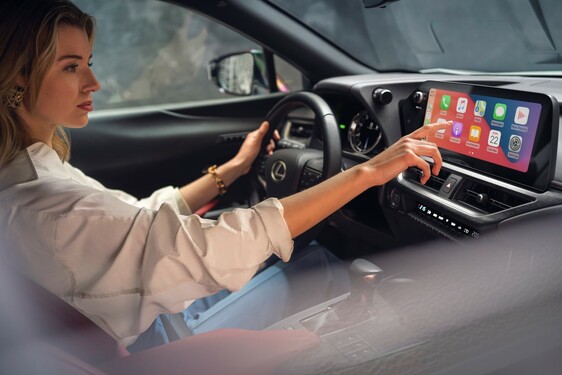 Lexus UX 2023