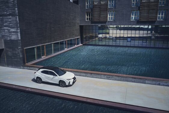 Lexus UX 2023