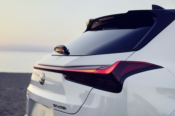 Lexus UX 2023