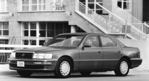 35 LAT LEXUSA W KANADZIE