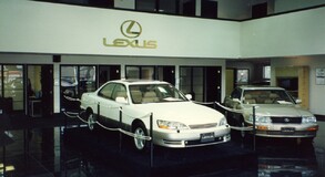 35 LAT LEXUSA W KANADZIE