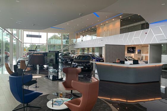 NOWY SALON LEXUS WARSZAWA RADOŚĆ. SIEĆ DEALERSKA LEXUSA POWIĘKSZYŁA SIĘ DO 12 OBIEKTÓW