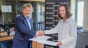 LEXUS NAWIĄZUJE WSPÓŁPRACĘ Z IGĄ ŚWIĄTEK