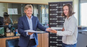 LEXUS NAWIĄZUJE WSPÓŁPRACĘ Z IGĄ ŚWIĄTEK