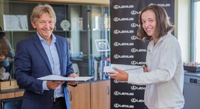 LEXUS NAWIĄZUJE WSPÓŁPRACĘ Z IGĄ ŚWIĄTEK