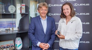 LEXUS NAWIĄZUJE WSPÓŁPRACĘ Z IGĄ ŚWIĄTEK