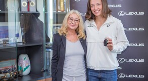 LEXUS NAWIĄZUJE WSPÓŁPRACĘ Z IGĄ ŚWIĄTEK