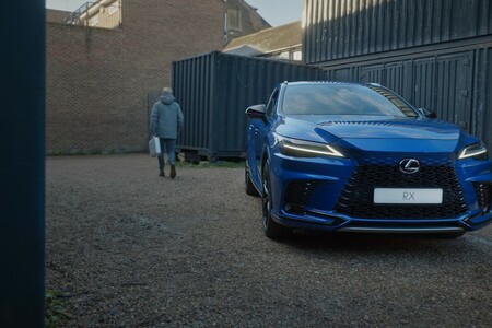 LEXUS RX 500h W SZPIEGOWSKIEJ HISTORII, LEXUS HOVERBOARD NFT NAGRODĄ