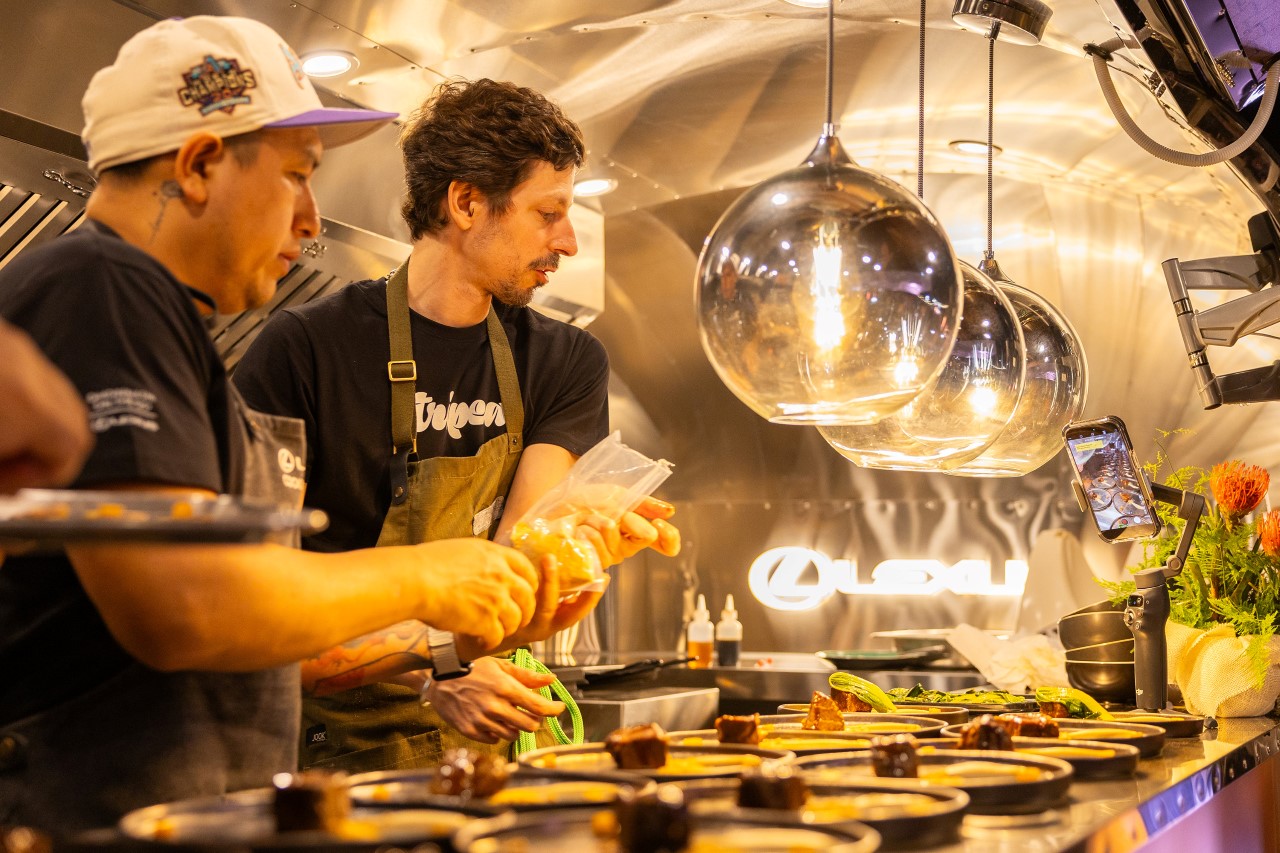 EKSKLUZYWNY FOOD TRUCK LEXUSA „OMOTENASHI ON-THE-GO”. NAJLEPSI SZEFOWIE W PROFESJONALNEJ KUCHNI NA KOŁACH