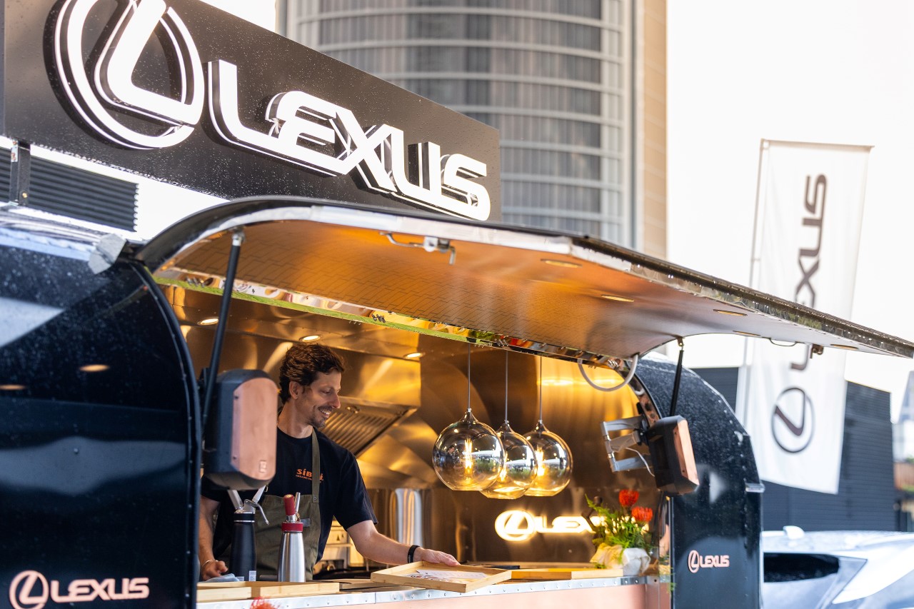 EKSKLUZYWNY FOOD TRUCK LEXUSA „OMOTENASHI ON-THE-GO”. NAJLEPSI SZEFOWIE W PROFESJONALNEJ KUCHNI NA KOŁACH