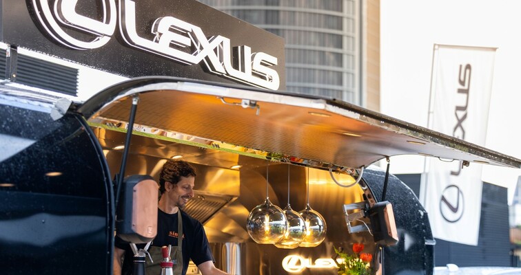 EKSKLUZYWNY FOOD TRUCK LEXUSA „OMOTENASHI ON-THE-GO”. NAJLEPSI SZEFOWIE W PROFESJONALNEJ KUCHNI NA KOŁACH