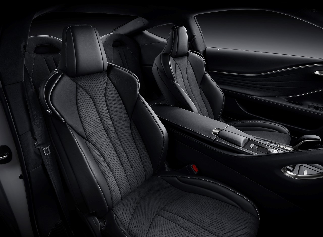 NOWE MULTIMEDIA I ULEPSZONE ZAWIESZENIE W LEXUSIE LC I LC CONVERTIBLE Z ROKU MODELOWEGO 2024