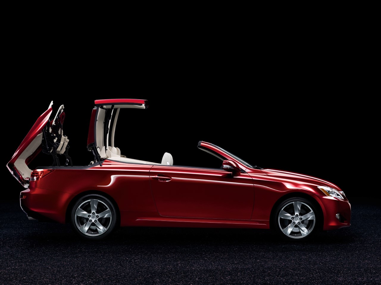 WYJĄTKOWE KABRIOLETY LEXUSA Z SILNIKAMI V6 i V8