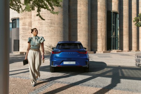 LEXUS LBX W ROLI GŁÓWNEJ PODCZAS 80. EDYCJI FESTIWALU FILMOWEGO W WENECJI