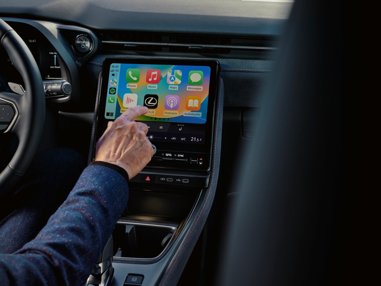 LEXUS LBX Z TECHNOLOGIAMI, KTÓRYCH W TYM SEGMENCIE JESZCZE NIE BYŁO