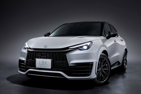 LEXUS LBX MORIZO RR DEBIUTUJE W JAPONII. 305 KM MOCY, NAPĘD 4X4 I SPORTOWE OSIĄGI