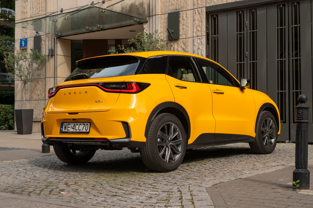 LBX TO PRAWDZIWE AUTO KLASY PREMIUM. TECHNOLOGIE I JAKOŚĆ Z WIĘKSZYCH SUV-ÓW LEXUSA