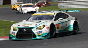 DWA TRIUMFY LEXUSA W AUTOBACS SUPER GT