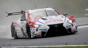 DWA TRIUMFY LEXUSA W AUTOBACS SUPER GT