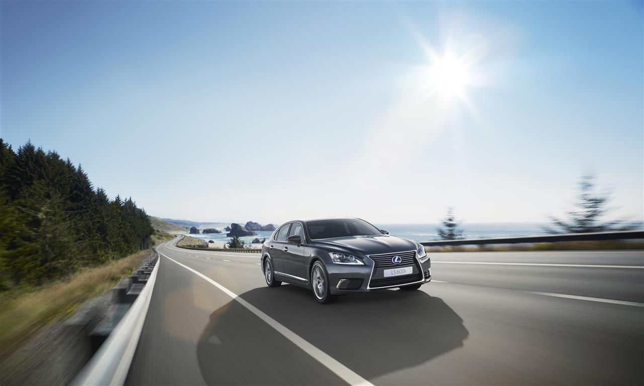 35 LAT TEMU LEXUS ROZPOCZĄŁ SPRZEDAŻ MODELU LS. PIĘĆ GENERACJI LEGENDARNEJ LIMUZYNY