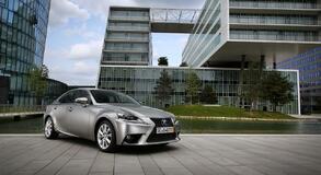 Lexus IS 25 lat