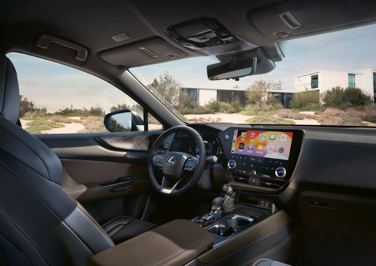 LEXUS NX 450h+ OVERTRAIL NA TARGACH TOKIO OUTDOOR SHOW