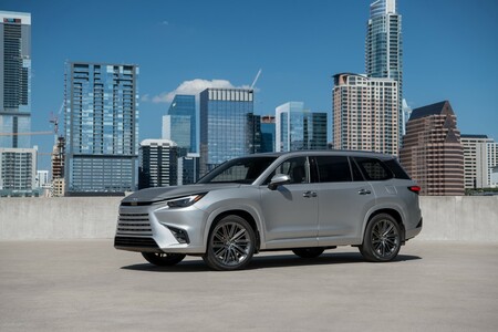 100 TYSIĘCY HYBRYD PLUG-IN LEXUSA NA DROGACH CAŁEGO ŚWIATA