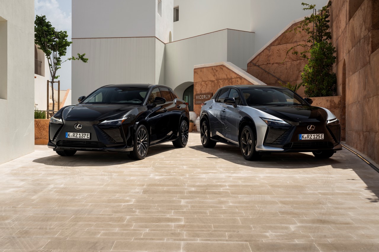 NOWY LEXUS RZ. WIĘCEJ MOCY, WYDAJNIEJSZY NAPĘD, JESZCZE LEPSZE PROWADZENIE