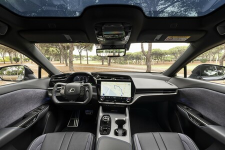 NOWY LEXUS RZ. WIĘCEJ MOCY, WYDAJNIEJSZY NAPĘD, JESZCZE LEPSZE PROWADZENIE