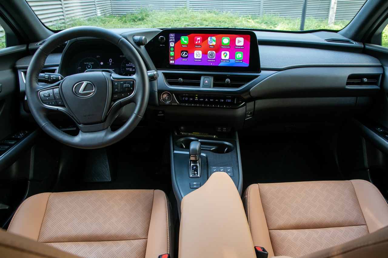 LEXUS UX Z 2024 ROKU PRODUKCJI W ATRAKCYJNEJ CENIE I Z RABATAMI NA DODATKOWE AKCESORIA