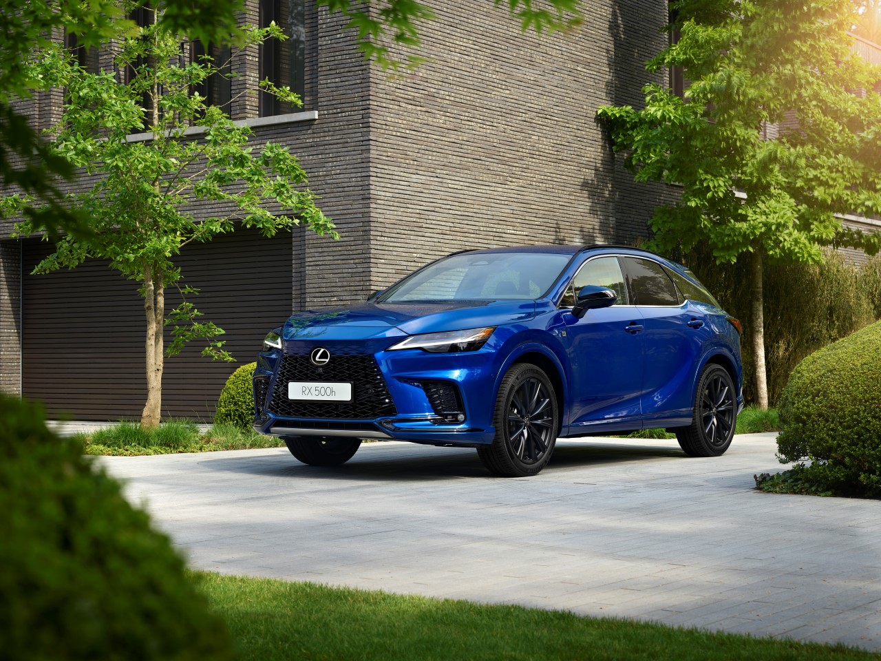 KLUCZOWE MODELE TOYOTY I LEXUSA WŚRÓD NAJBEZPIECZNIEJSZYCH SAMOCHODÓW NA AMERYKAŃSKIM RYNKU