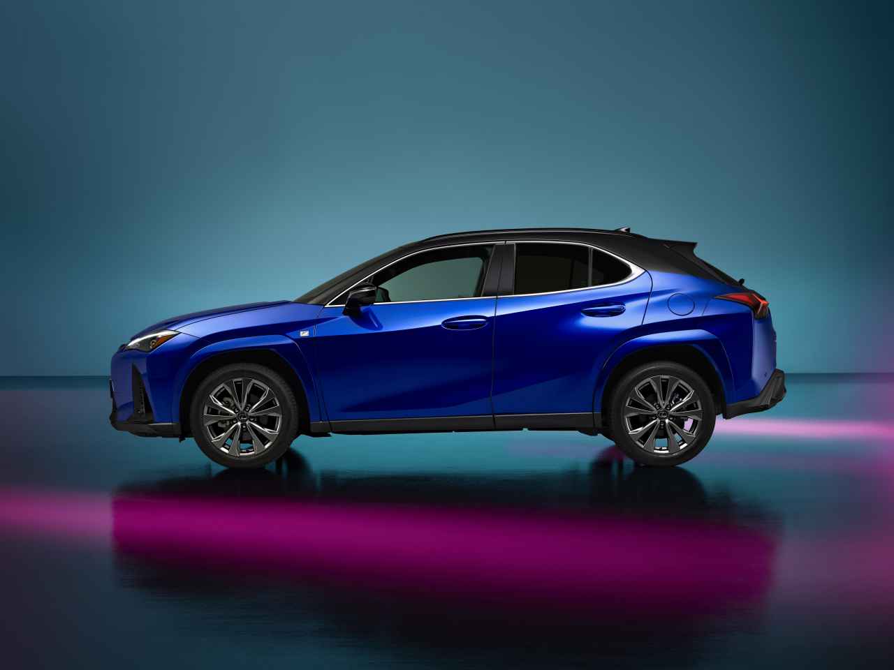 NOWY LEXUS UX 300h Z HYBRYDĄ 5. GENERACJI O WIĘKSZEJ MOCY