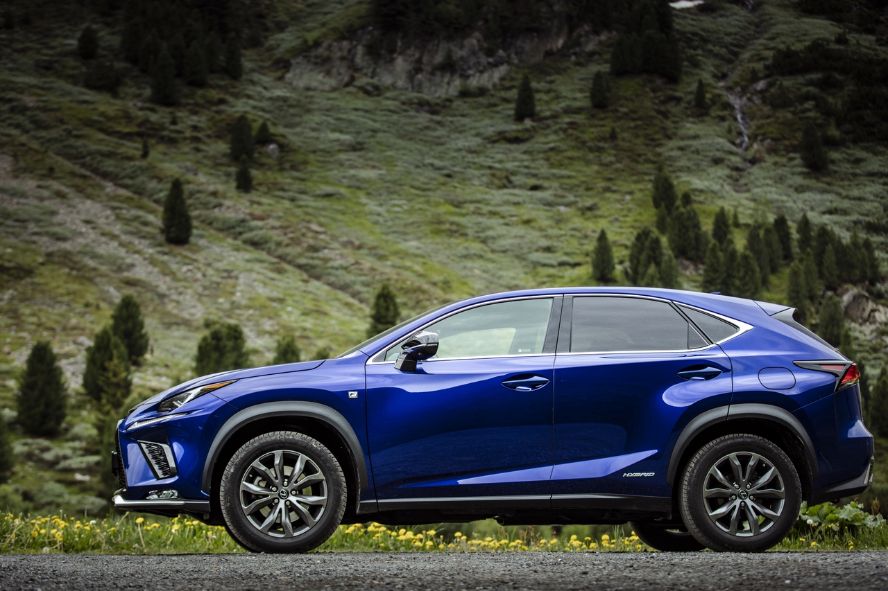 61 PROCENT AUT SPRZEDANYCH W PROGRAMIE LEXUS SELECT TO HYBRYDY