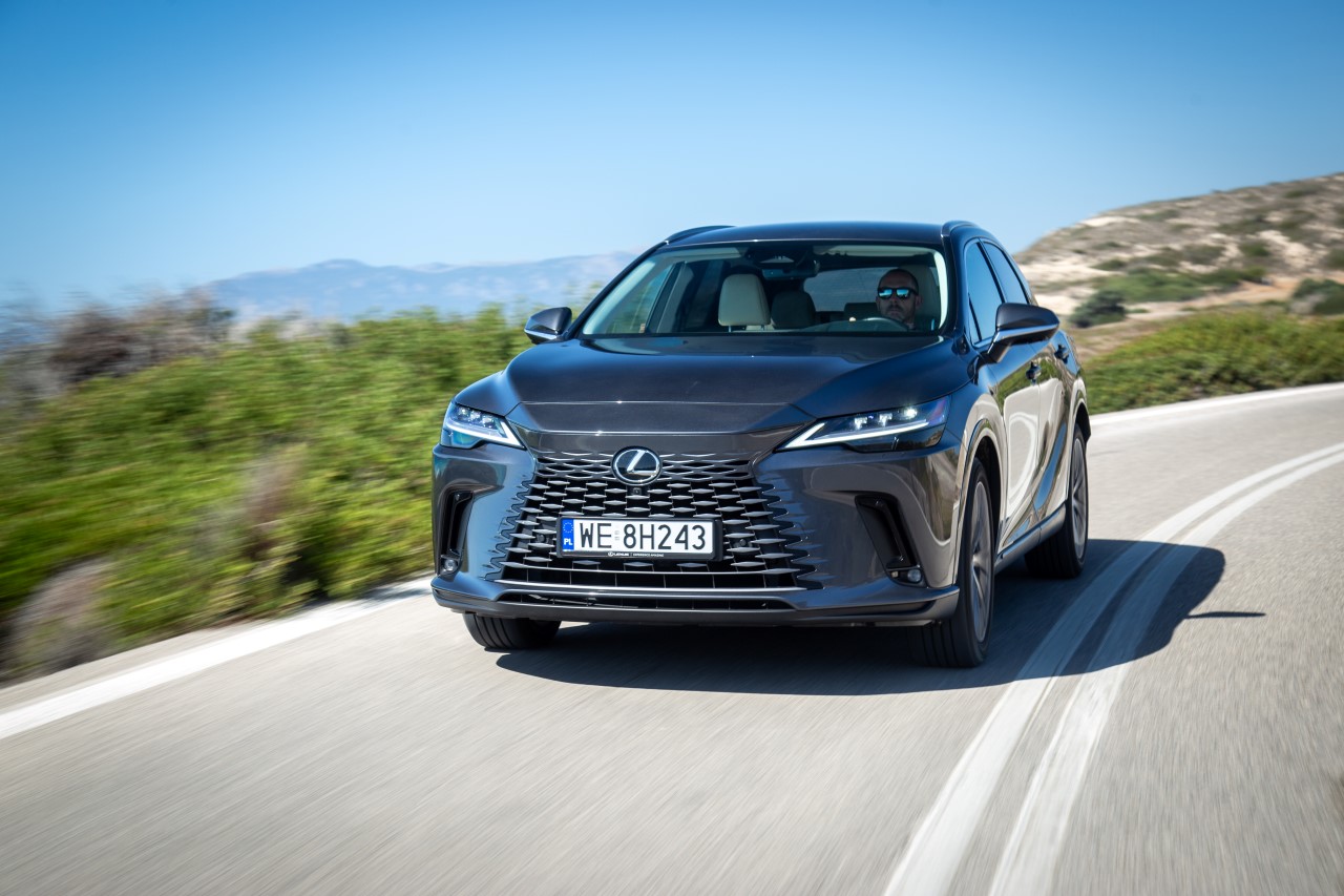 HYBRYDY PLUG-IN LEXUSA POKONAŁY W POLSCE JUŻ 56 MILIONÓW KM