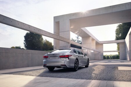 CO DRUGI LEXUS LS SPRZEDANY W EUROPIE TRAFIŁ DO POLSKI