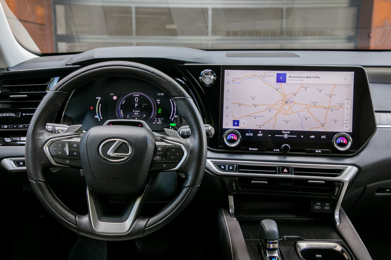 LEXUS Z REKORDOWĄ LICZBĄ ZAREJESTROWANYCH AUT W POLSCE