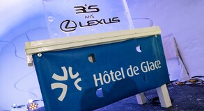35 LAT LEXUSA W KANADZIE