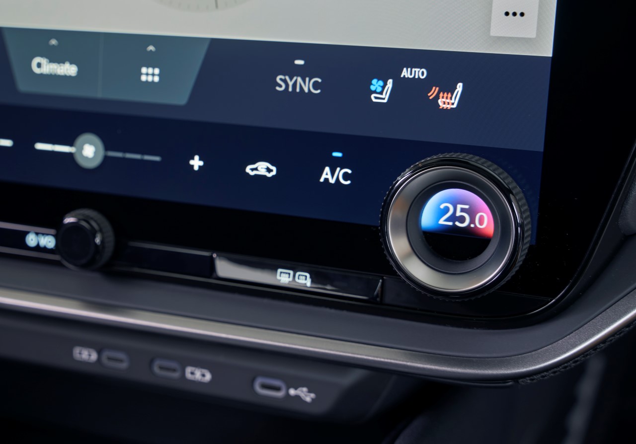 LEXUS CLIMATE CONCIERGE. INNOWACYJNY I ZAAWANSOWANY SYSTEM ZARZĄDZANIA TEMPERATURĄ W KABINIE