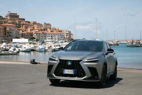 Lexus NX 2022