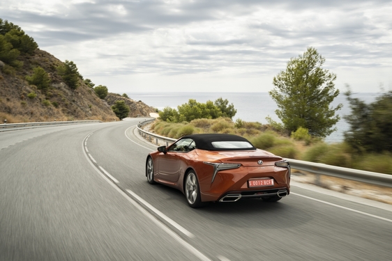 2021 LC 500 CONVERTIBLE ROADTRIP IMAGES